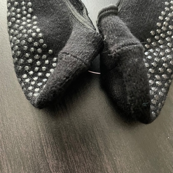 NWOT!!! Kate Spade grips socks - Picture 2 of 8